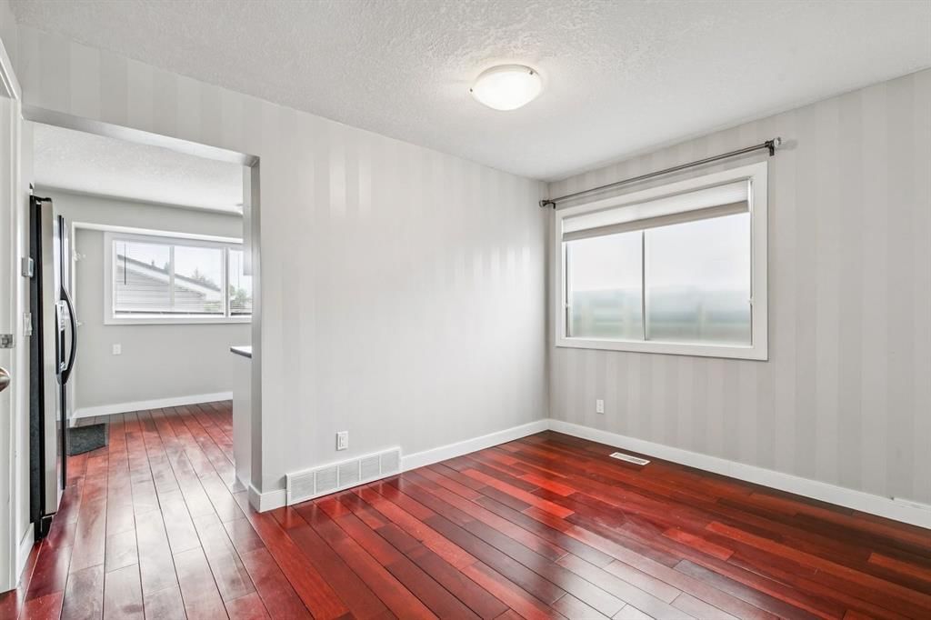 107 Sunbank Way SE, Calgary — photo 5 of 26