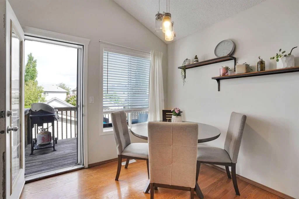 26 Hidden Ranch Road NW, Calgary — photo 4 of 29