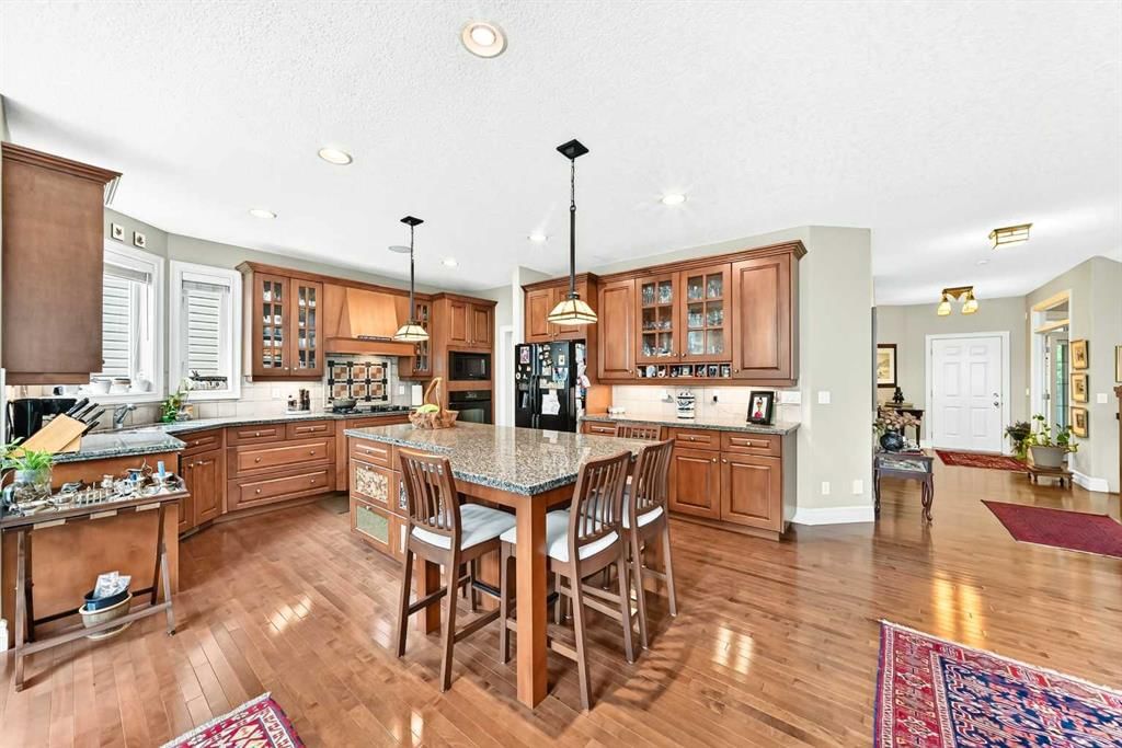 1748 Hidden Creek Way NW, Calgary — photo 4 of 49