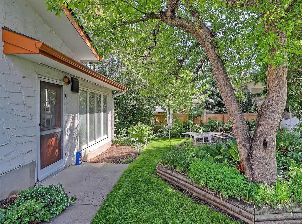 10915 Willowglen Place SE, Calgary — photo 3 of 13
