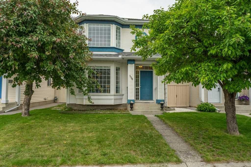 250 Mt Lorette Close SE, Calgary — main listing photo