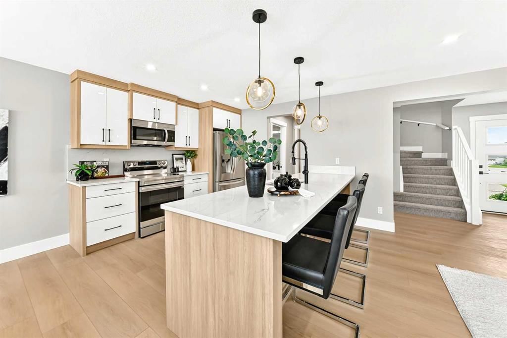 230 Citadel Estates Heights NW, Calgary — photo 3 of 44