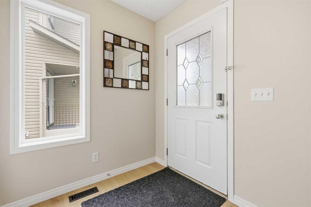 16 Evansbrooke Rise, Calgary — photo 5 of 49