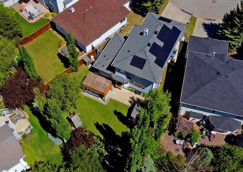 237 Scenic View Close NW, Calgary — main listing photo