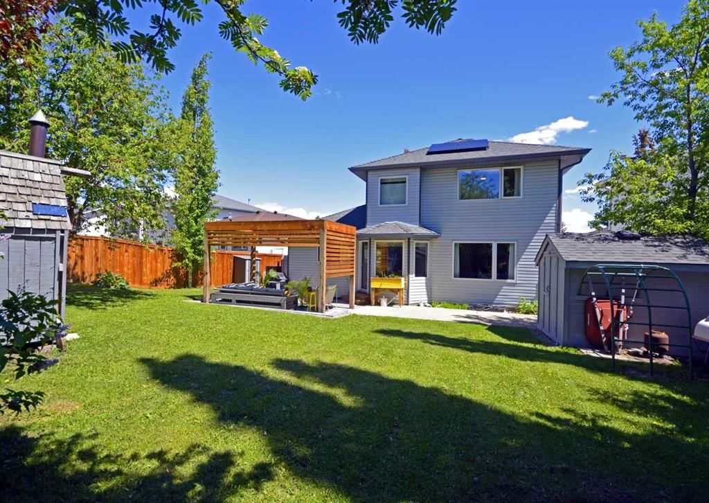 237 Scenic View Close NW, Calgary — photo 3 of 50