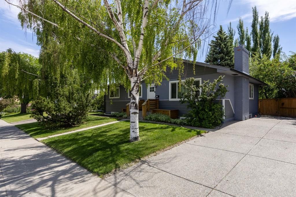 723 75 Avenue SW, Calgary — photo 3 of 40