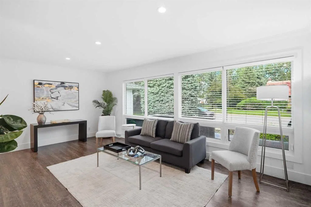 10012 Willowview Road SE, Calgary — photo 3 of 35