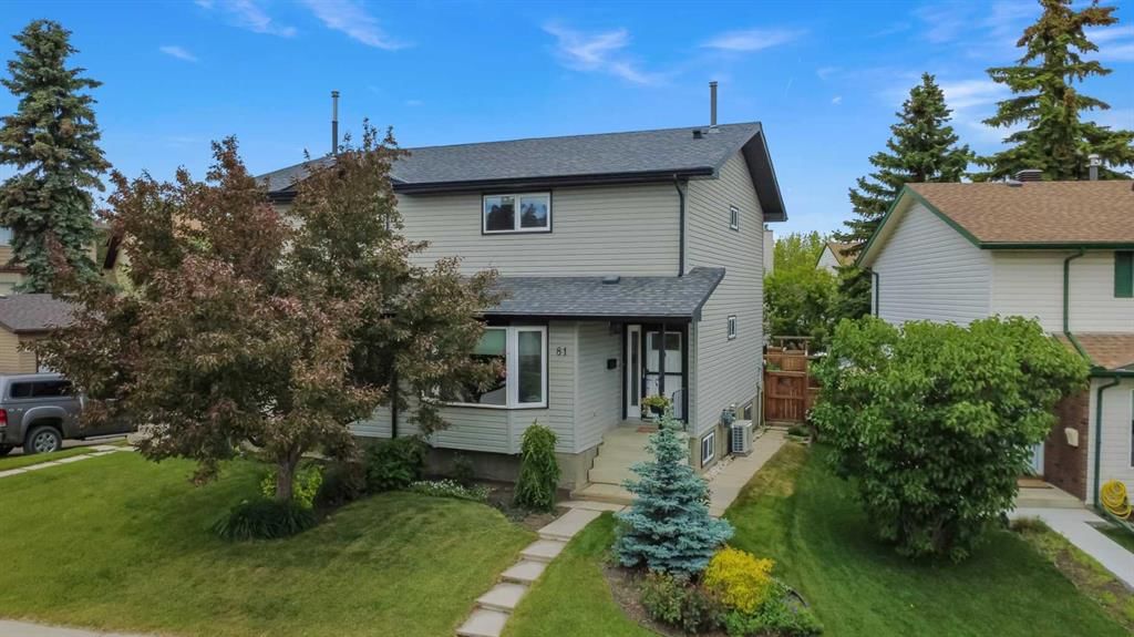 81 Strathcona Crescent SW, Calgary — main listing photo