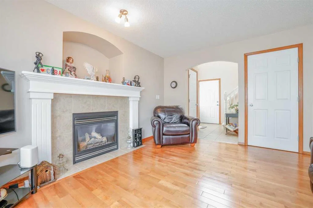 42 Royal Birch Landing NW, Calgary — photo 4 of 34