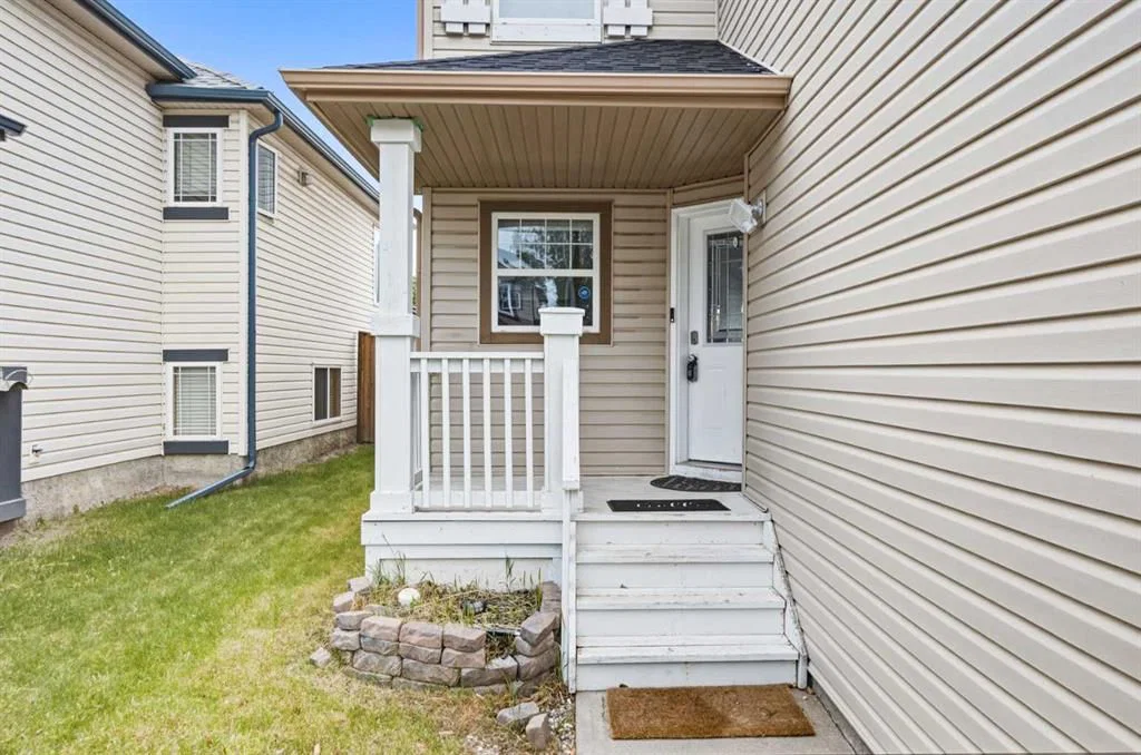 319 Coventry Road NE, Calgary — photo 2 of 32