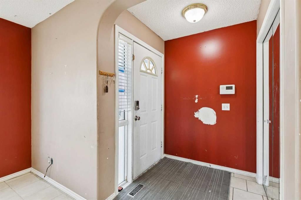 47 Covewood Park NE, Calgary — photo 2 of 37