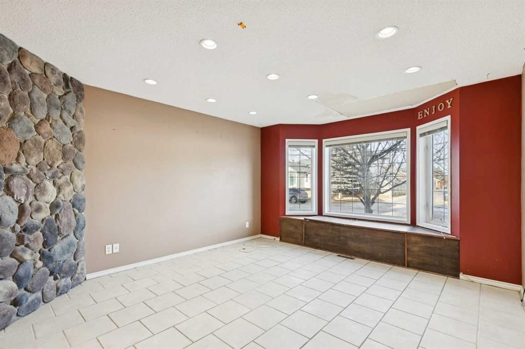 47 Covewood Park NE, Calgary — photo 3 of 37