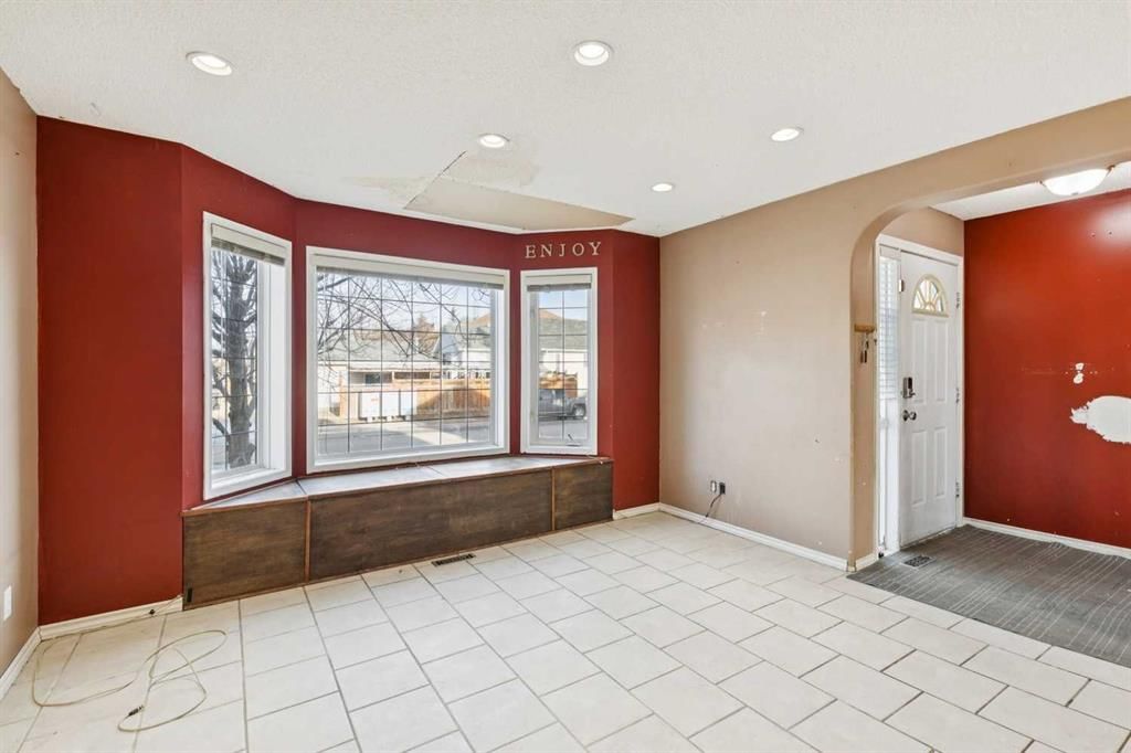 47 Covewood Park NE, Calgary — photo 5 of 37