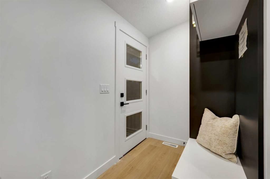 6316 Travois Crescent NW, Calgary — photo 3 of 39