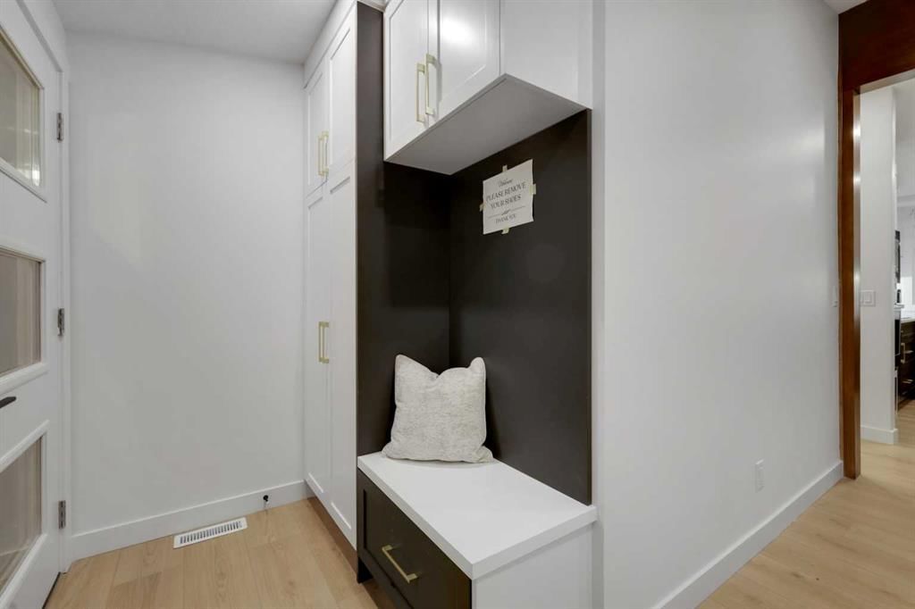 6316 Travois Crescent NW, Calgary — photo 4 of 39