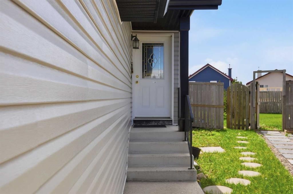 133 Taracove Place NE, Calgary — photo 3 of 48