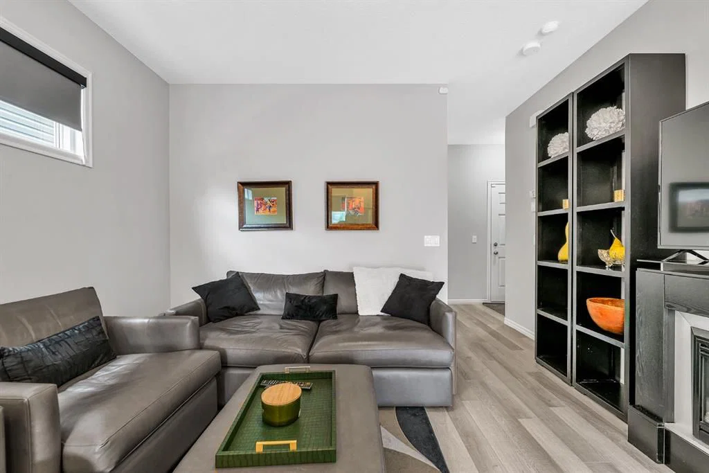 72 Legacy Mews SE, Calgary — photo 5 of 31