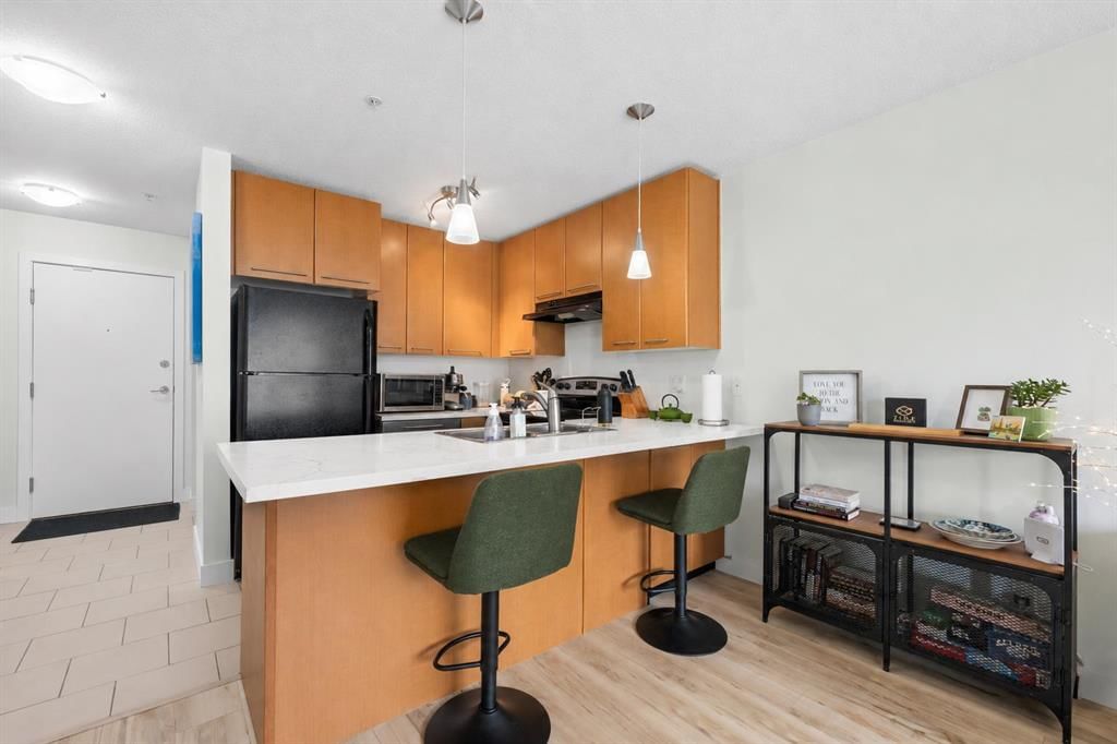356, 35 Richard Court SW, Calgary — photo 3 of 30