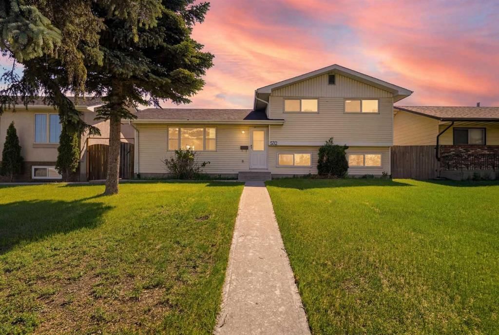 532 Rundleridge Drive NE, Calgary — main listing photo