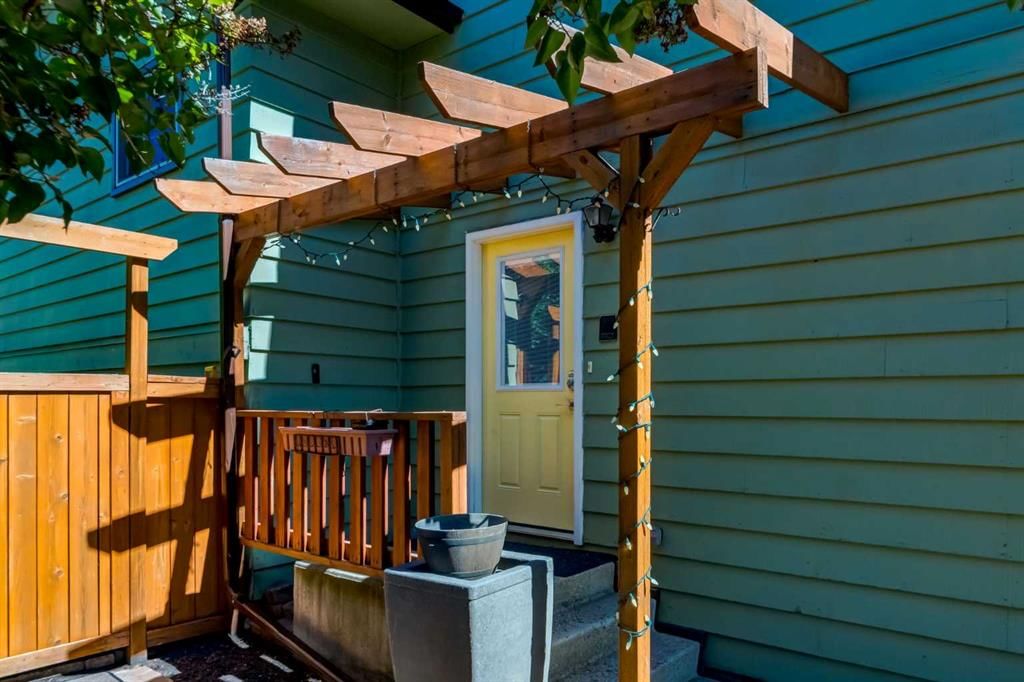 259 Shawmeadows Road SW, Calgary — photo 2 of 28