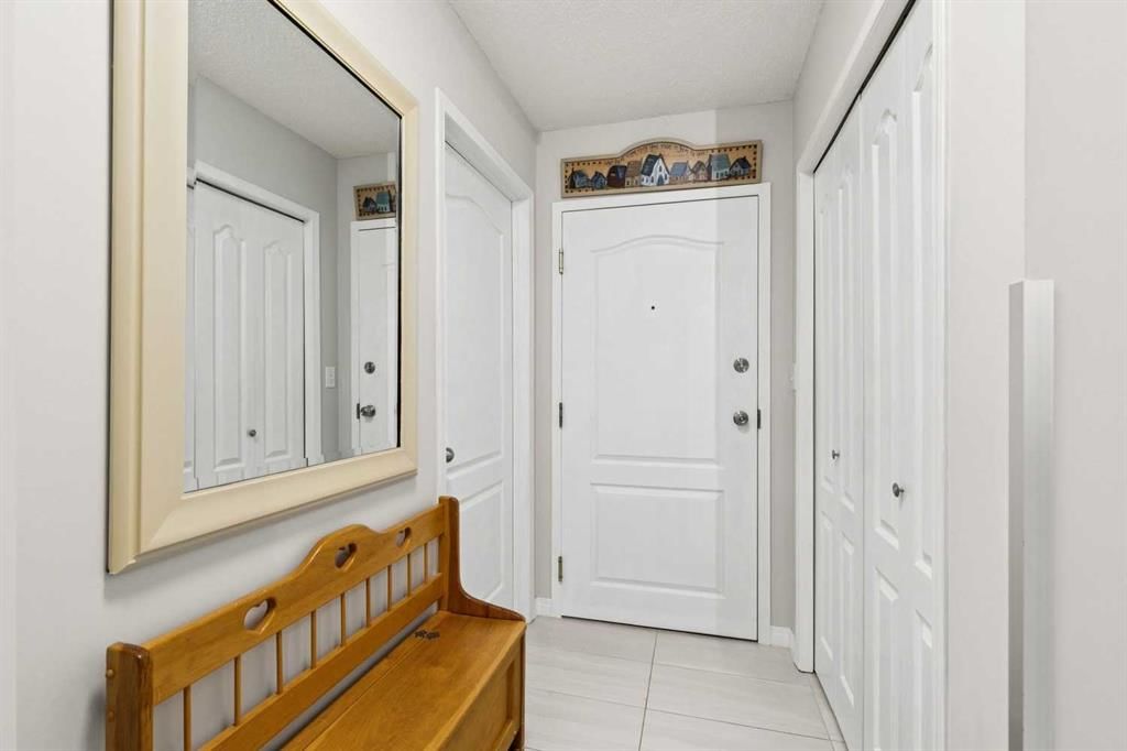 412, 30 Sierra Morena Mews SW, Calgary — photo 3 of 24