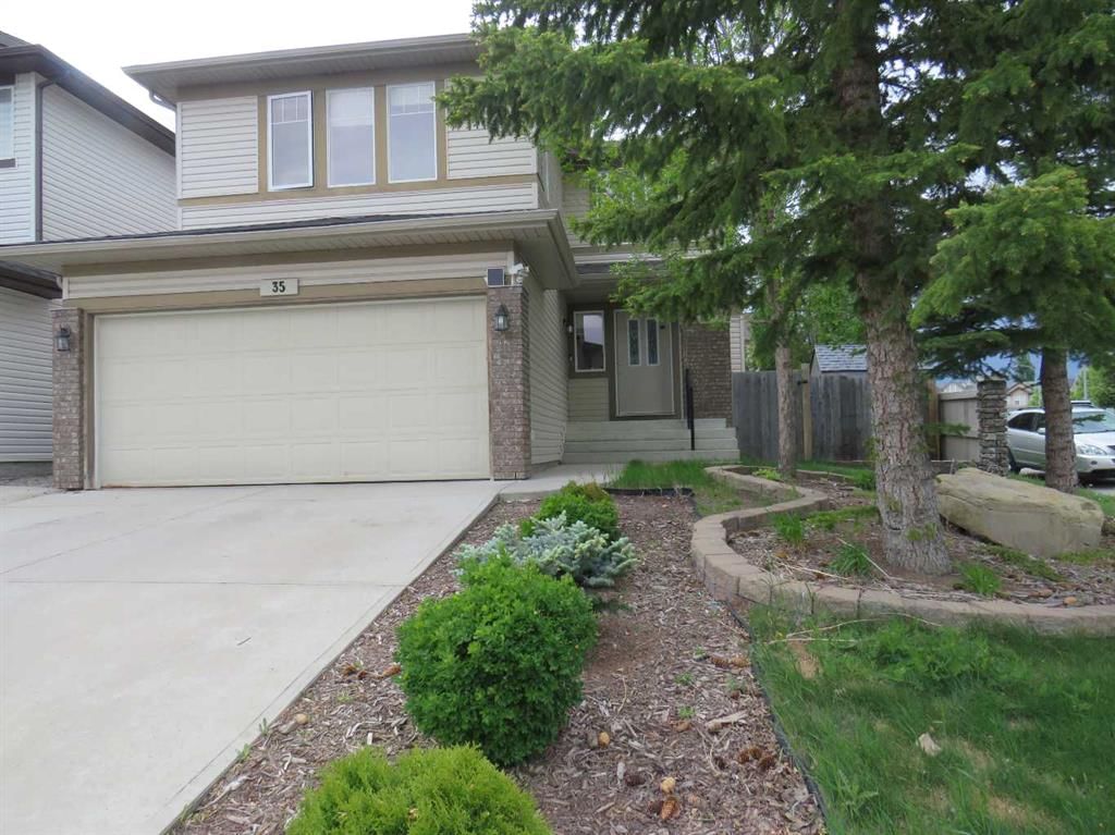 35 Panamount View NW, Calgary — main listing photo