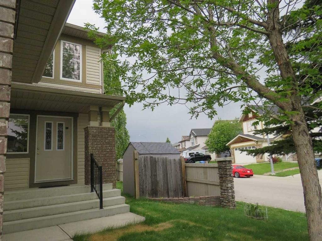 35 Panamount View NW, Calgary — photo 5 of 43
