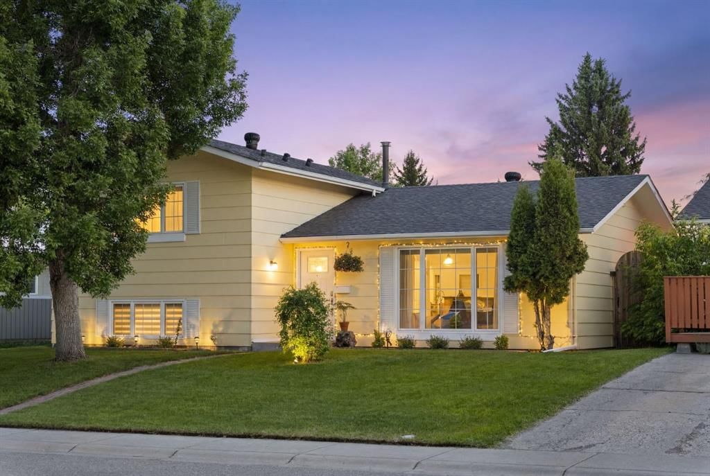 263 Midlawn Close SE, Calgary — photo 2 of 49