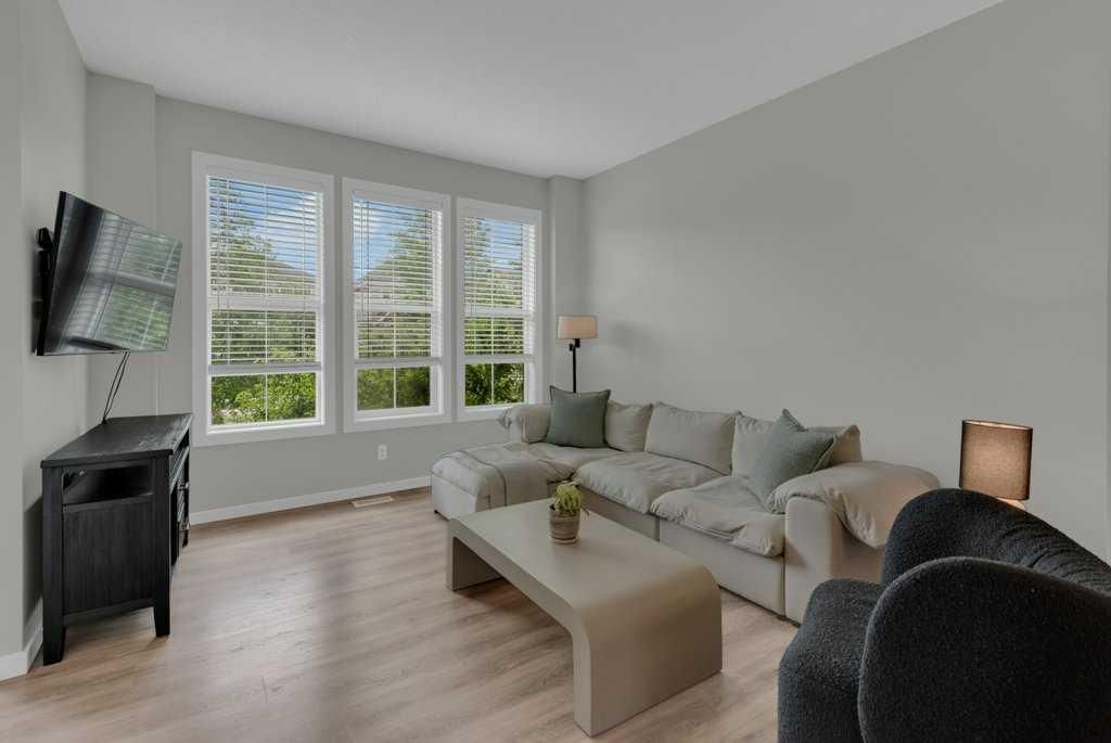 1293 Legacy Circle SE, Calgary — photo 4 of 34