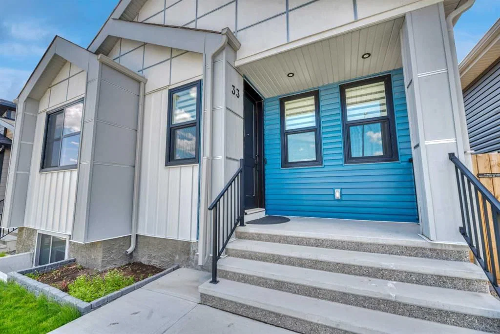 33 Lucas Rise NW, Calgary — photo 3 of 38
