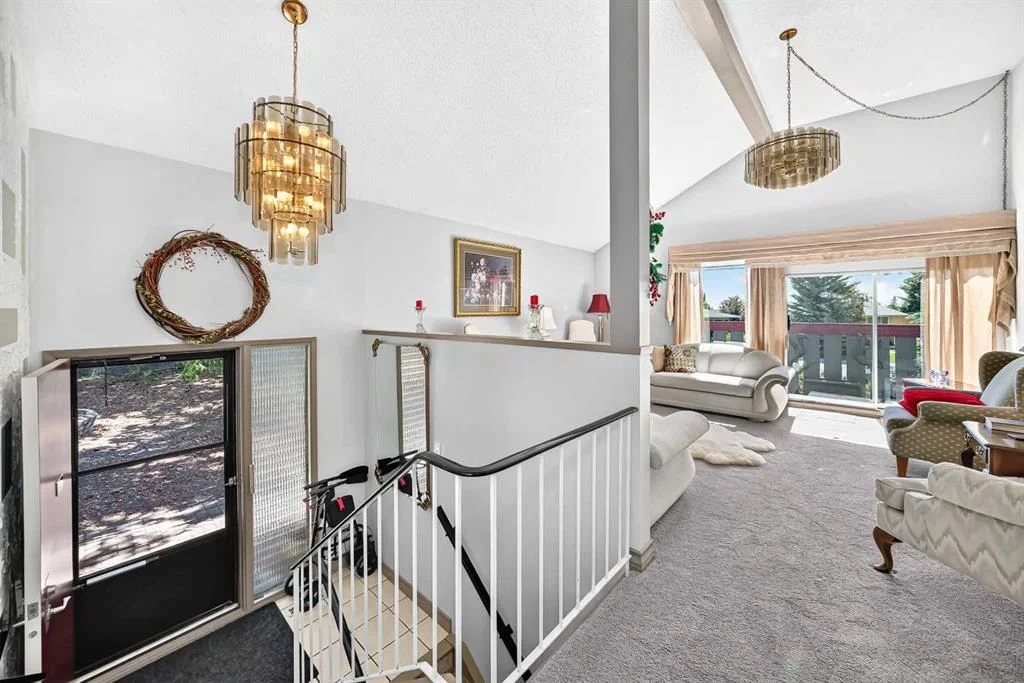 310 Huntham Place NE, Calgary — photo 4 of 49