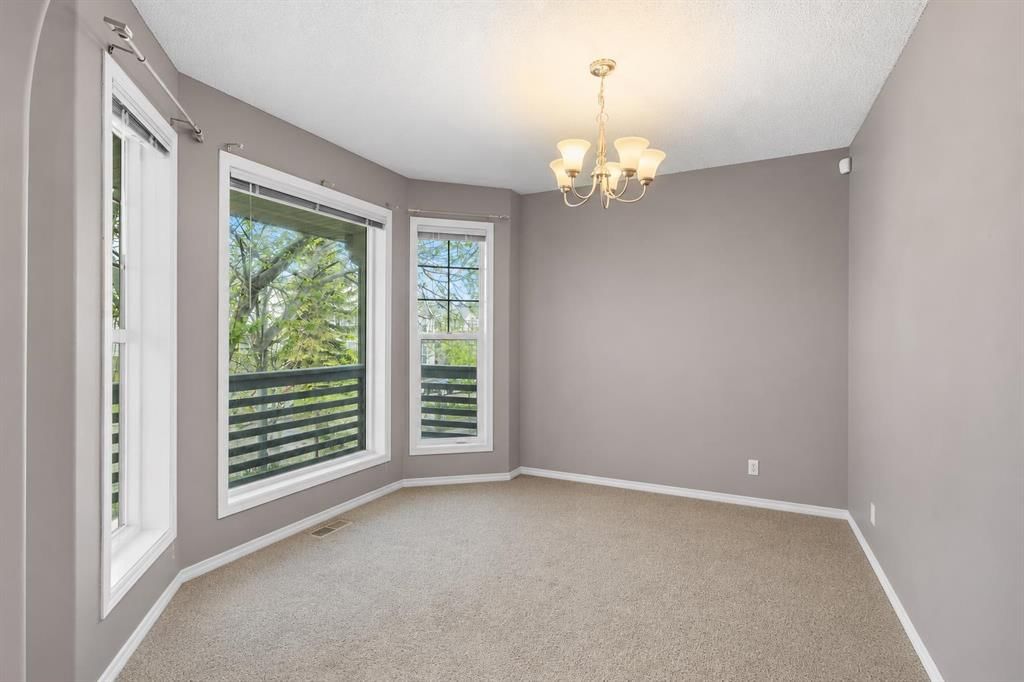 30 Hidden Ranch Road NW, Calgary — photo 5 of 27
