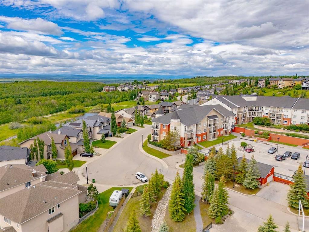 544, 26 Val Gardena View SW, Calgary — photo 2 of 42