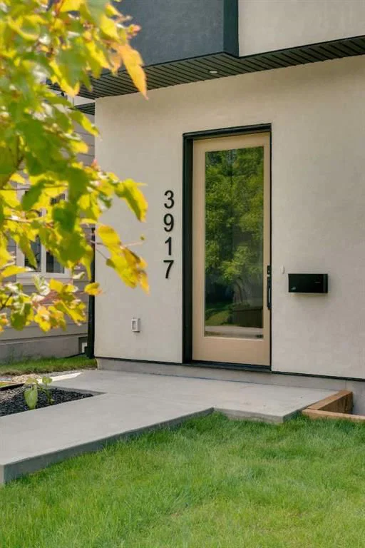 3917 23 Avenue SW, Calgary — photo 3 of 50