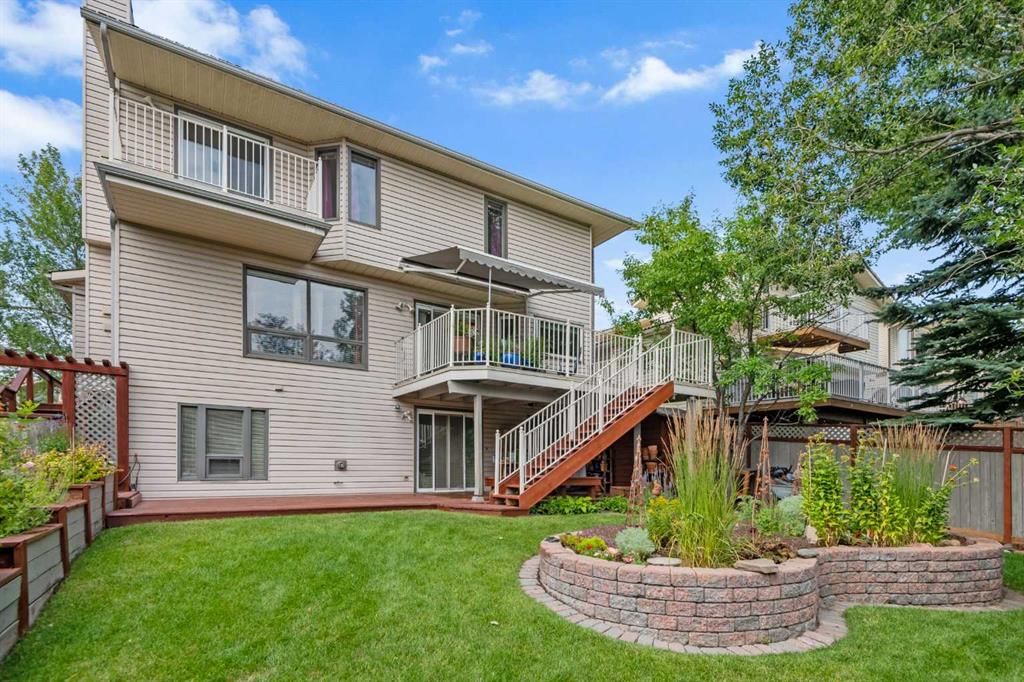 112 Hawkford Crescent NW, Calgary — photo 2 of 49
