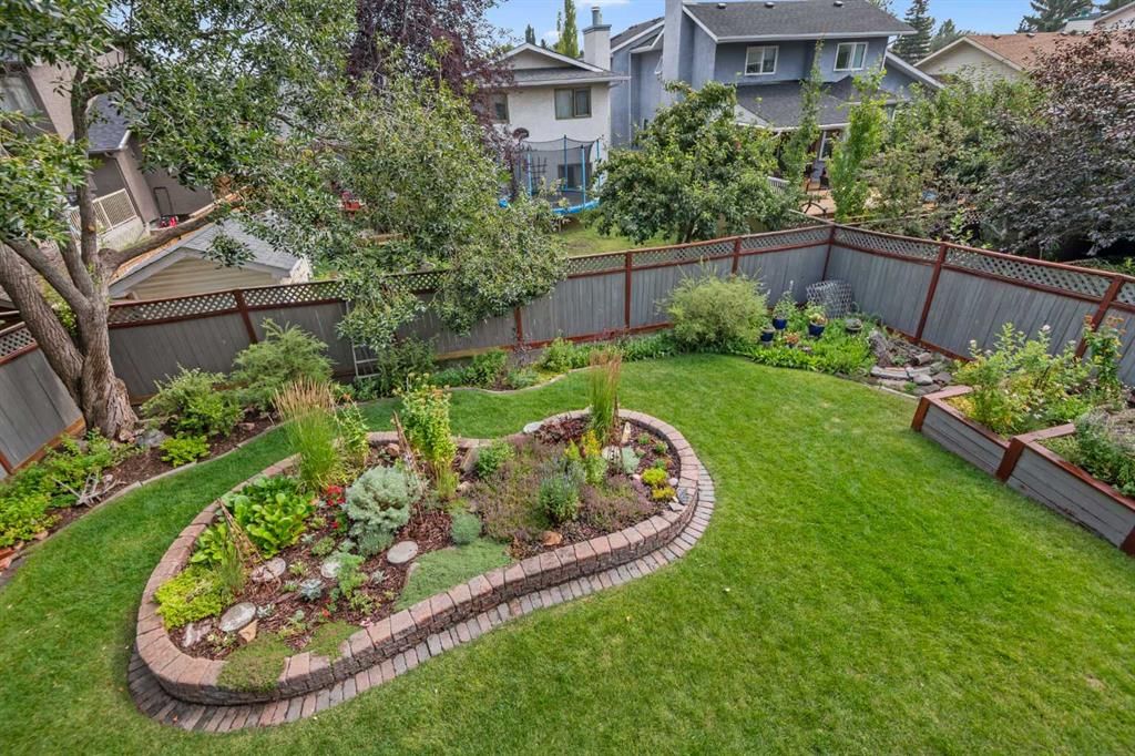 112 Hawkford Crescent NW, Calgary — photo 5 of 49