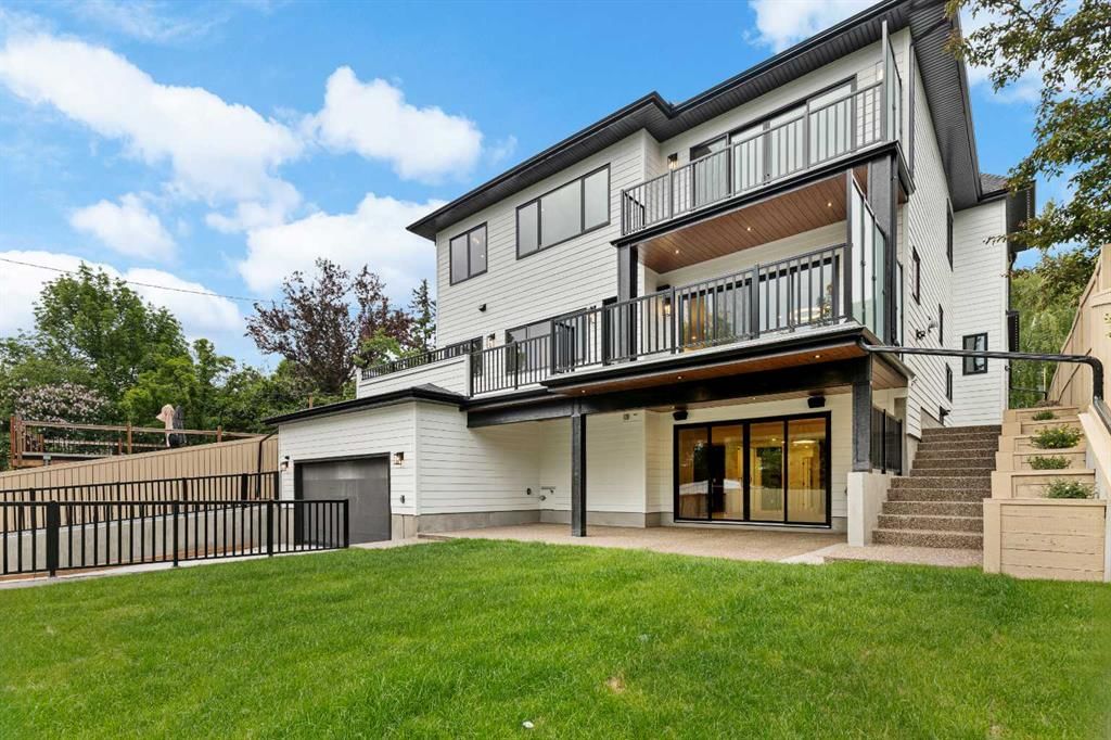 4719 Chapel Road NW, Calgary — photo 2 of 45