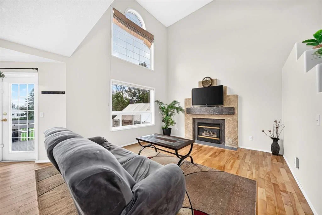 27 Covette Green NE, Calgary — photo 5 of 50