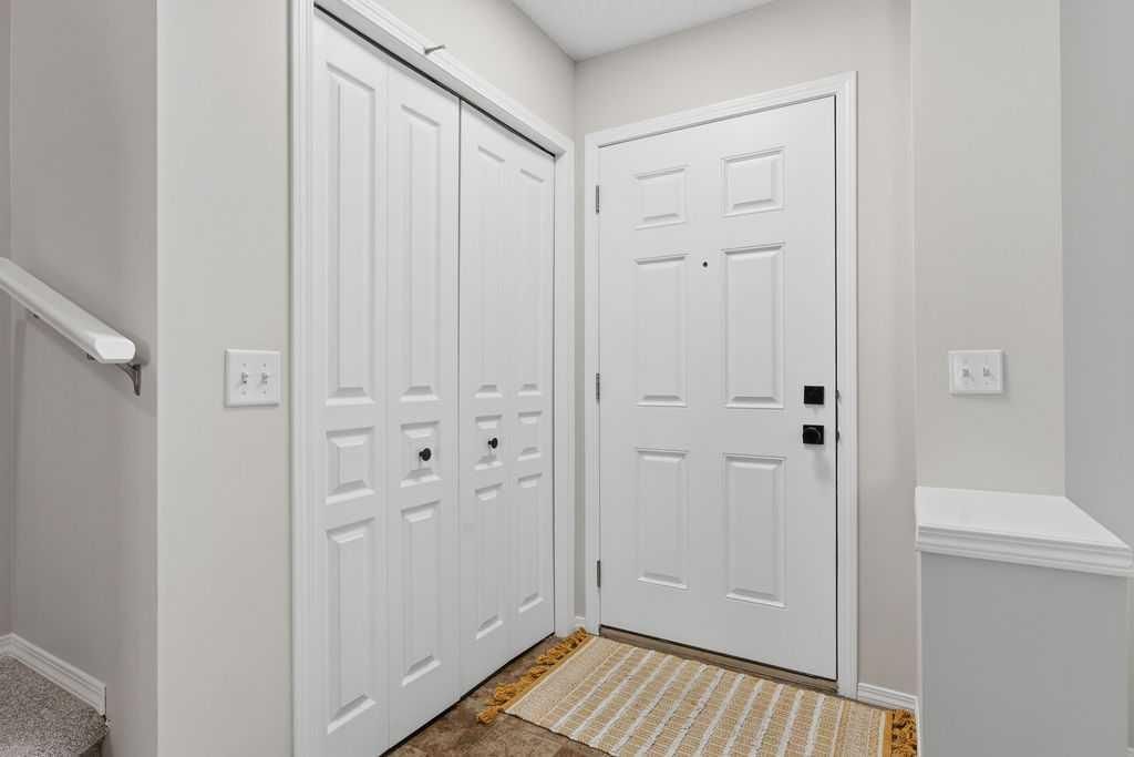 115 Elgin Meadows View SE, Calgary — photo 4 of 39