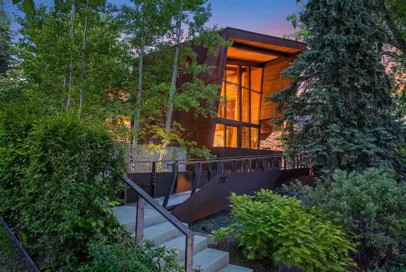 1308 Montreal Avenue SW, Calgary — main listing photo