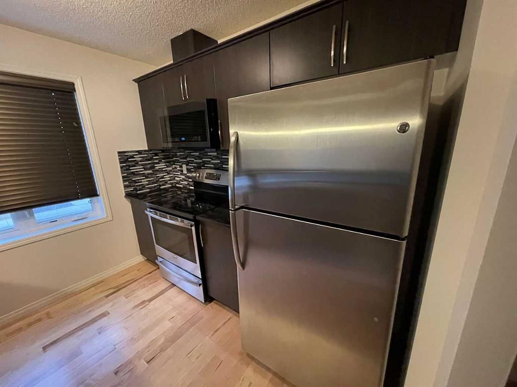 162 Windstone Mews SW, Airdrie — photo 4 of 25