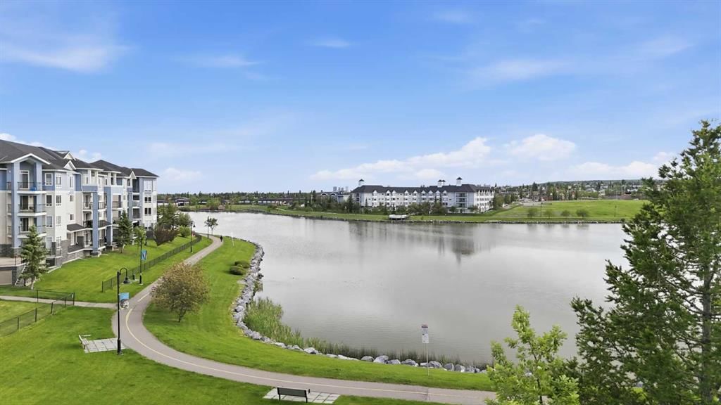 3110, 10 Country Village Park NE, Calgary — photo 3 of 37