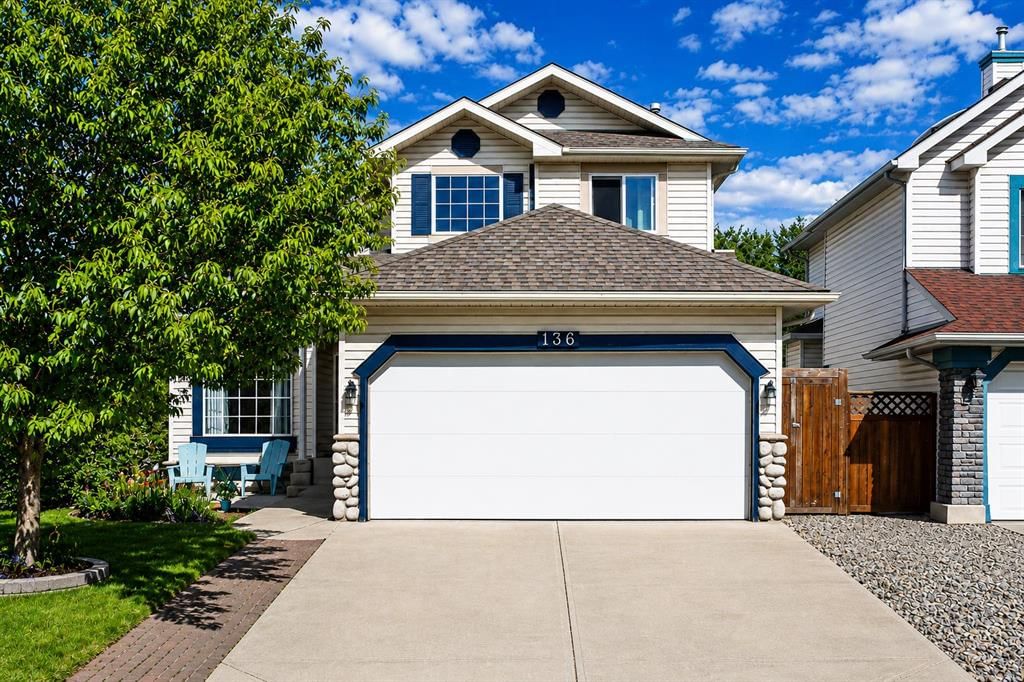 136 Douglas Glen Heath SE, Calgary — main listing photo