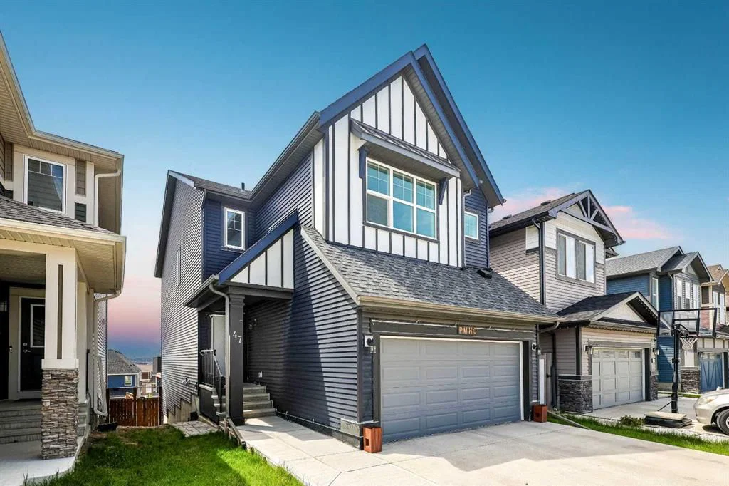 47 Lucas Terrace NW, Calgary — main listing photo