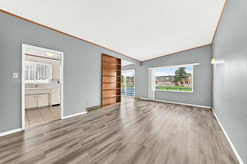 6329 Centre Street NW, Calgary — photo 3 of 44