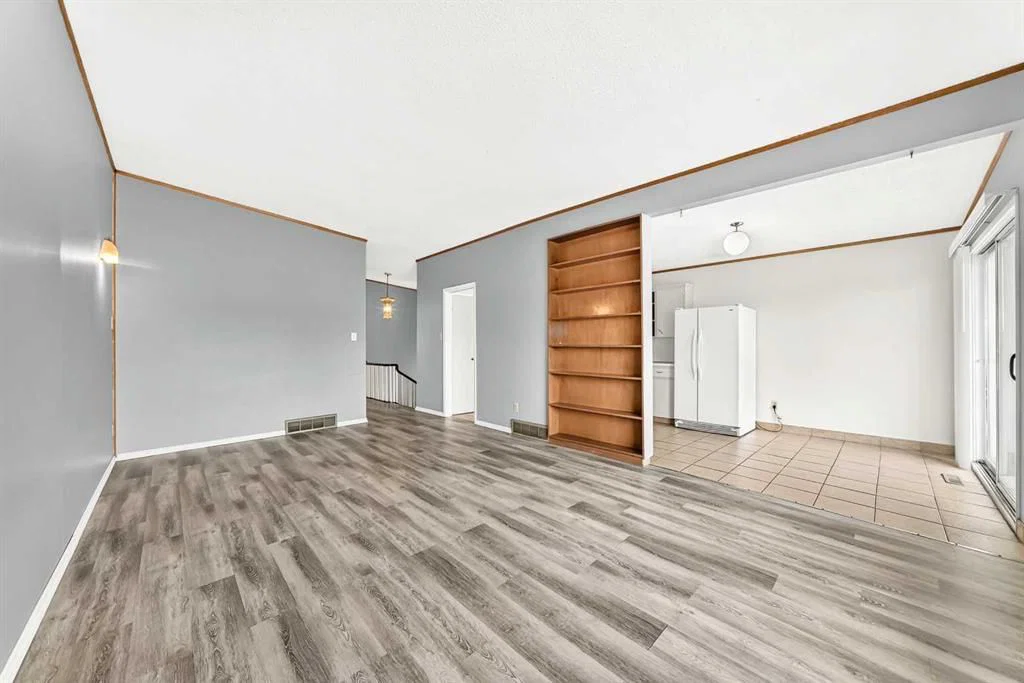 6329 Centre Street NW, Calgary — photo 4 of 44