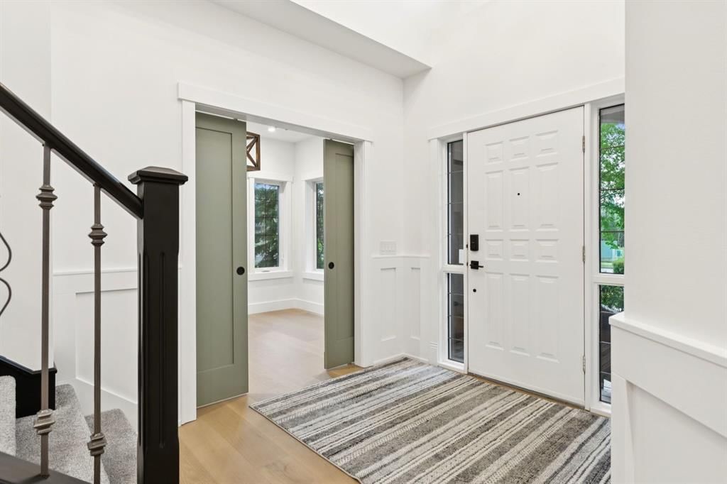 3 Discovery Ridge Lane SW, Calgary — photo 3 of 49
