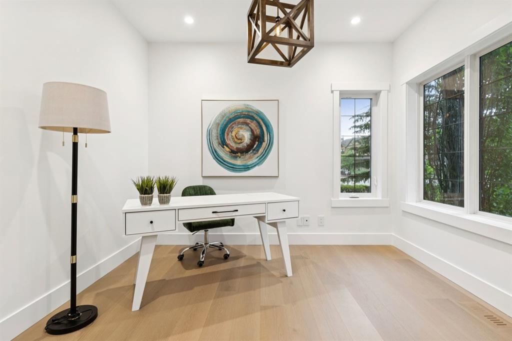 3 Discovery Ridge Lane SW, Calgary — photo 4 of 49