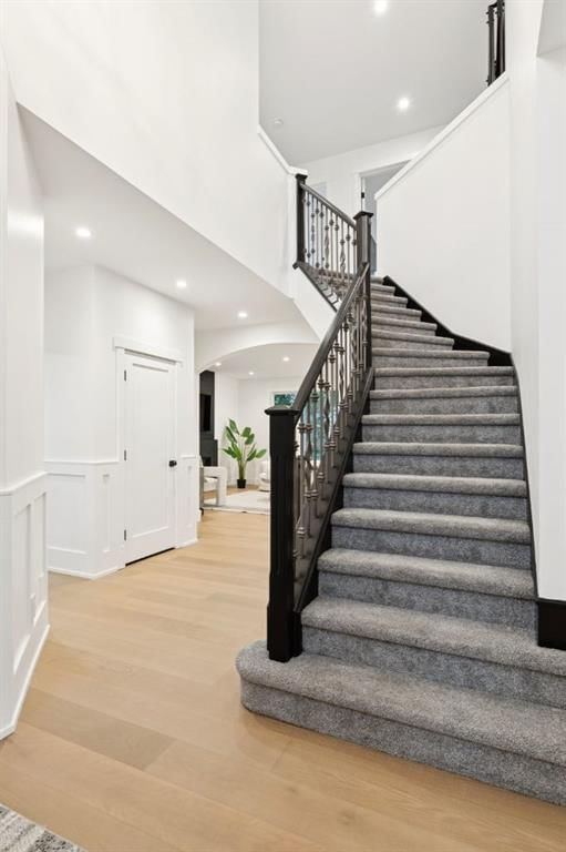 3 Discovery Ridge Lane SW, Calgary — photo 5 of 49