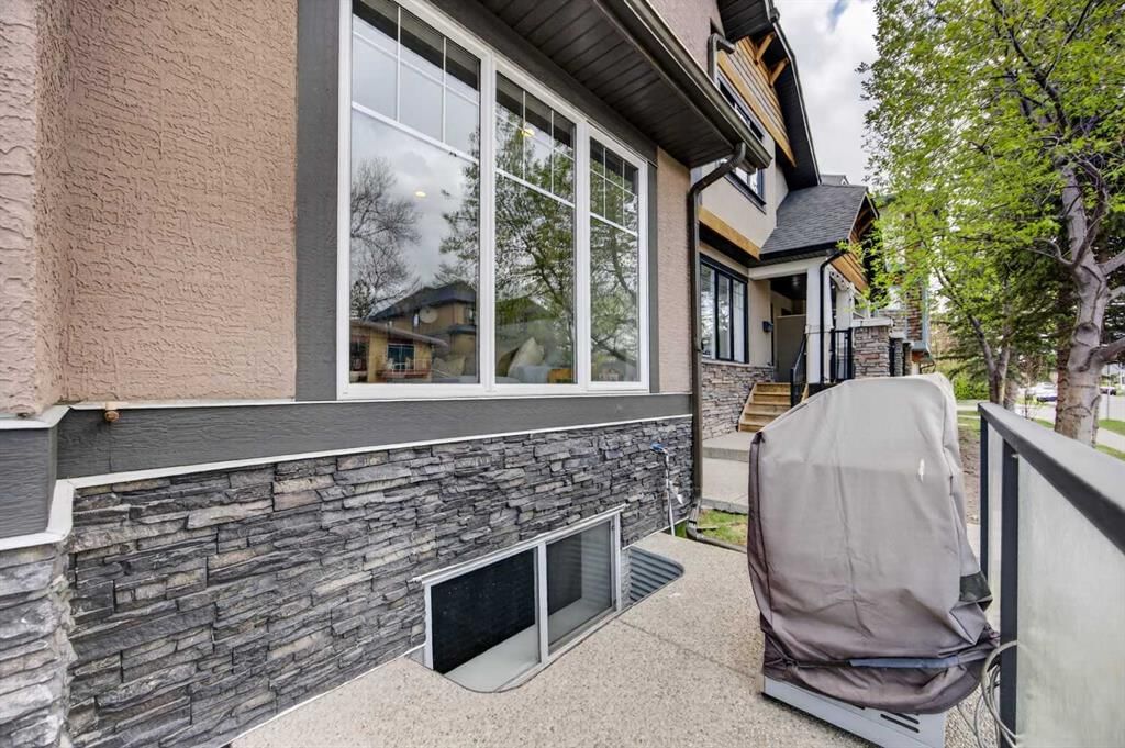 1, 129 12 Avenue NW, Calgary — photo 2 of 50